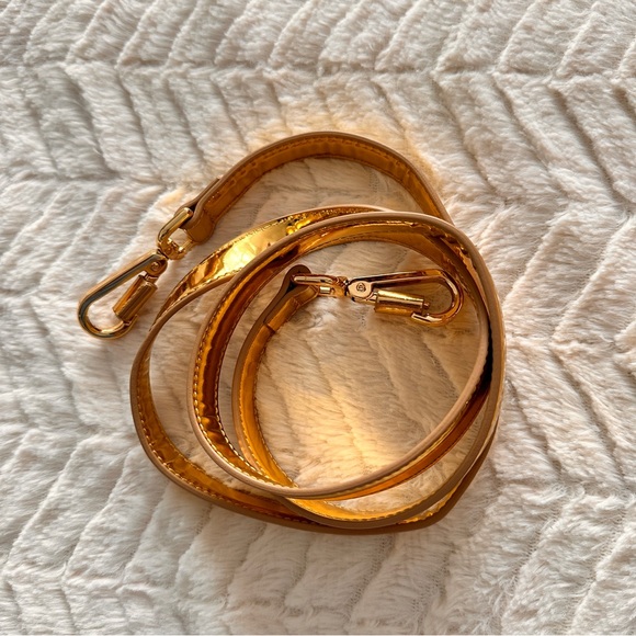 Alexandre Vauthier
Mini BBag mirror bucket bag - Picture 7 of 11